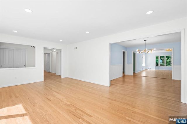 601 Iroquois Street, Oradell, NJ 07649