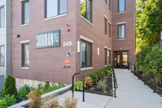249 Corey Rd. 206, Boston, MA 02134