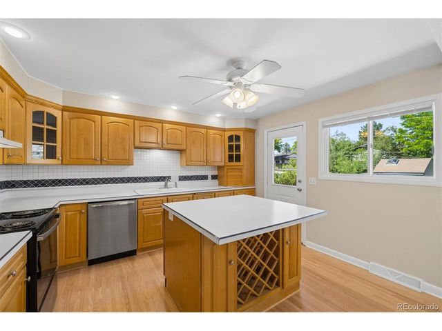 7229 S Tamarac Ct, Centennial, CO 80112