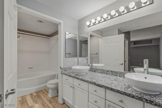 352 Amber Pine Street 106, Las Vegas, NV 89144