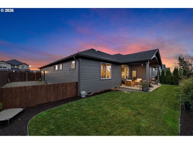 825 S GOOSE Loop, Ridgefield, WA 98642