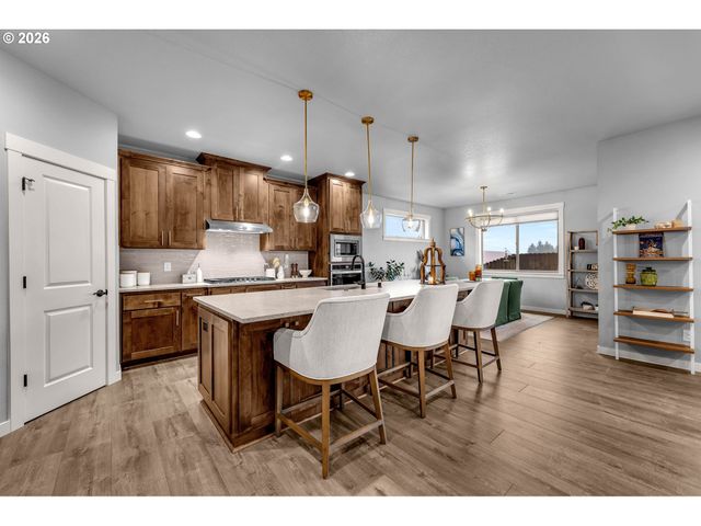 825 S GOOSE Loop, Ridgefield, WA 98642