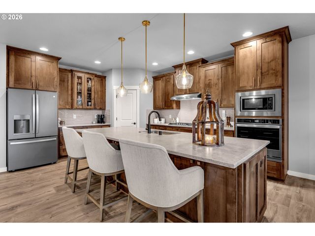 825 S GOOSE Loop, Ridgefield, WA 98642