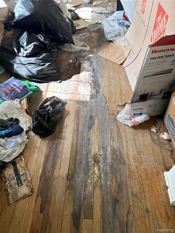 5235 Chalmers Street, Detroit, MI 48213