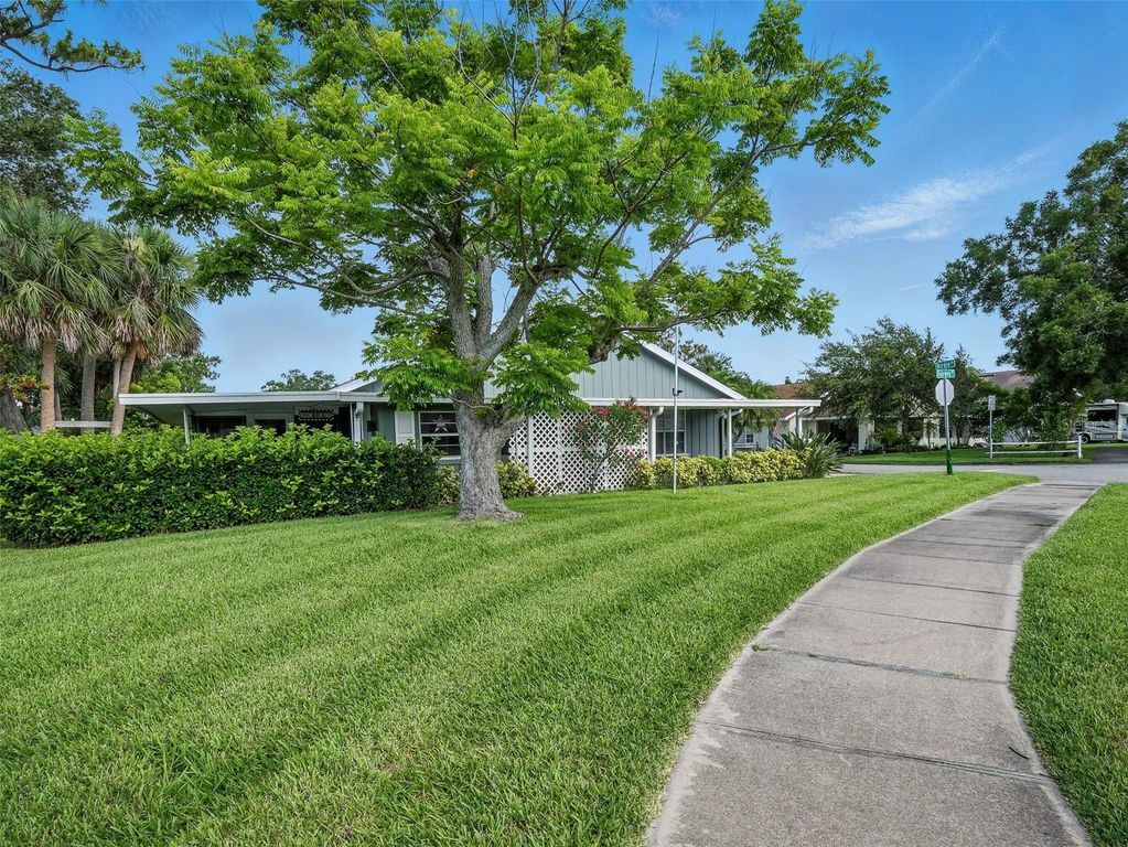 Image 3 of property listing at 2 BIRDIE DRIVE, New Smyrna Beach, FL 32168