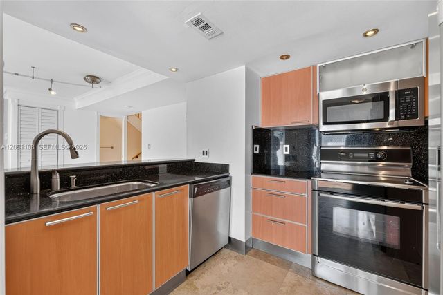 6800 SW 45th Ln 124, Miami, FL 33155