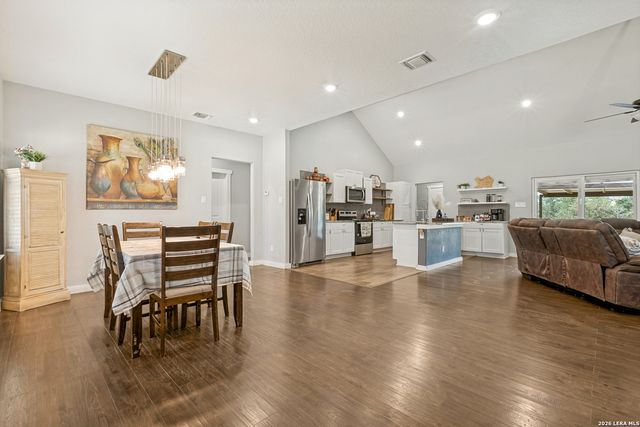 25375 US Highway 281 S, San Antonio, TX 78264