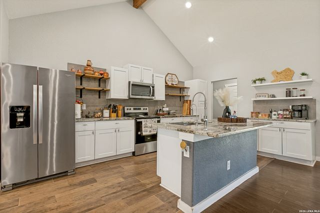 25375 US Highway 281 S, San Antonio, TX 78264