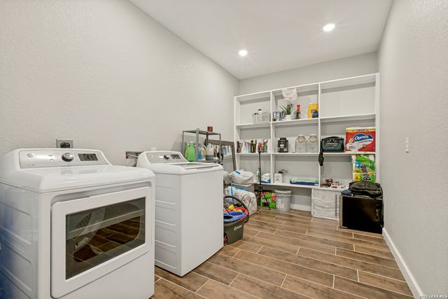 25375 US Highway 281 S, San Antonio, TX 78264
