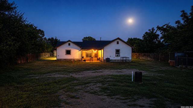 25375 US Highway 281 S, San Antonio, TX 78264