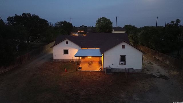 25375 US Highway 281 S, San Antonio, TX 78264