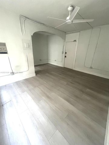 967 SW 5th St 10, Miami, FL 33130