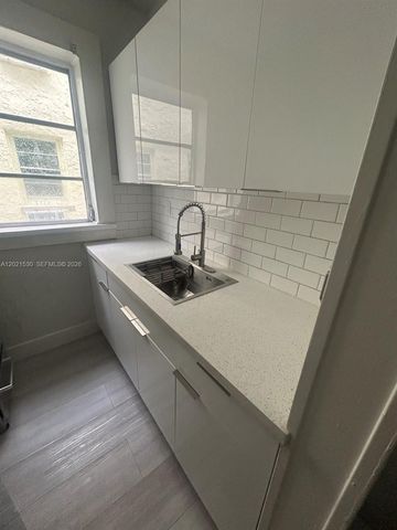 967 SW 5th St 10, Miami, FL 33130
