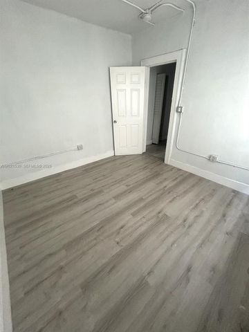 967 SW 5th St 10, Miami, FL 33130