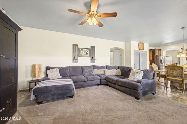 6183 S BANNING Street, Gilbert, AZ 85298