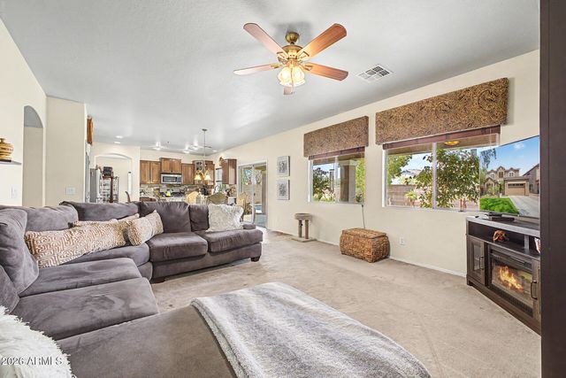 6183 S BANNING Street, Gilbert, AZ 85298
