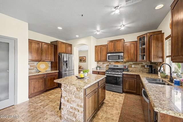 6183 S BANNING Street, Gilbert, AZ 85298