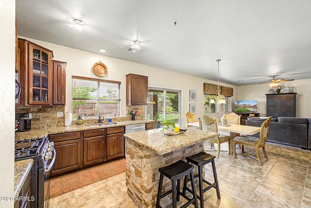6183 S BANNING Street, Gilbert, AZ 85298