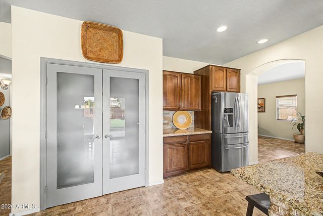 6183 S BANNING Street, Gilbert, AZ 85298