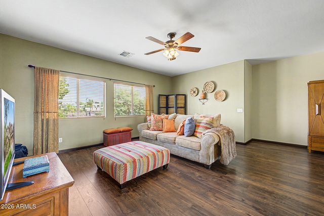 6183 S BANNING Street, Gilbert, AZ 85298