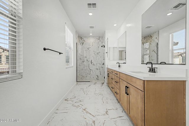 2285 S SWAN Court, Gilbert, AZ 85295