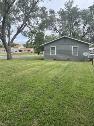 1531 Bachtold Ave, Salina, KS 67401