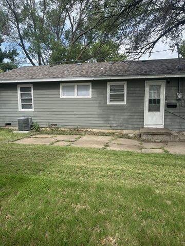 1531 Bachtold Ave, Salina, KS 67401