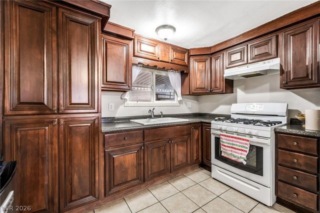 3809 Pecan Lane, Las Vegas, NV 89115