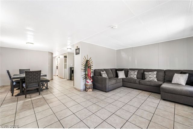 3809 Pecan Lane, Las Vegas, NV 89115