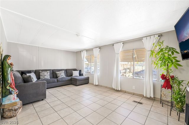 3809 Pecan Lane, Las Vegas, NV 89115