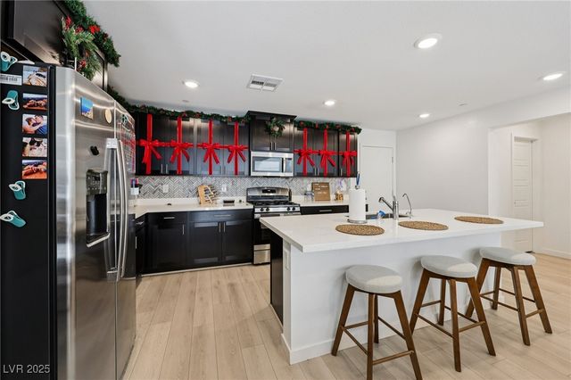 9649 Oliver Hills Avenue, Las Vegas, NV 89143