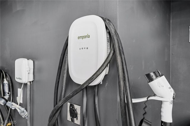 9649 Oliver Hills Avenue, Las Vegas, NV 89143