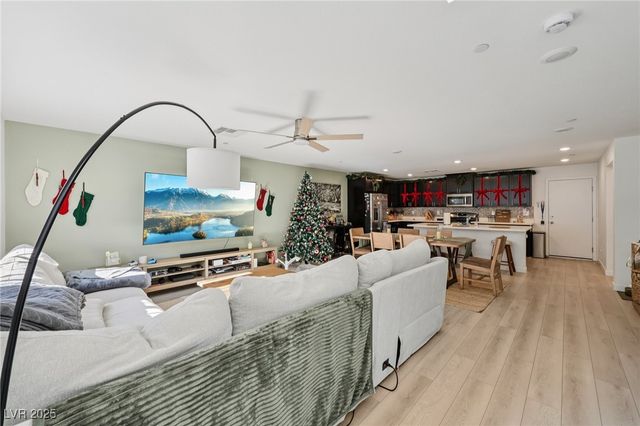 9649 Oliver Hills Avenue, Las Vegas, NV 89143