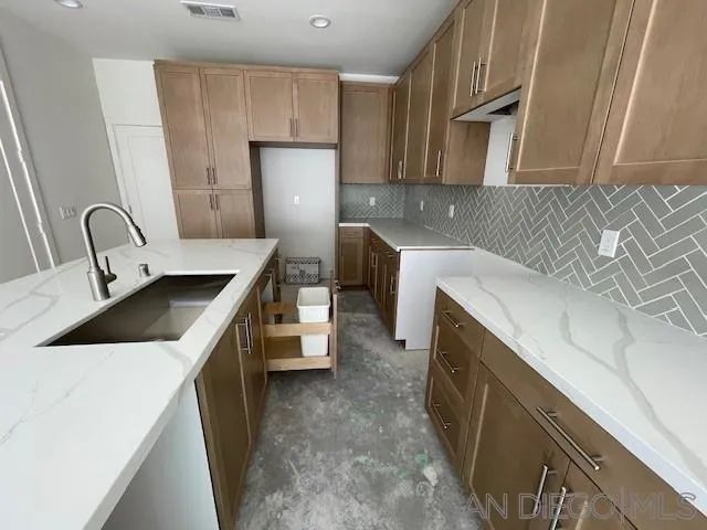 7711 Jasmine Ct., Santee, CA 92071