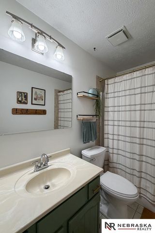 4221 N 131st Street, Omaha, NE 68164