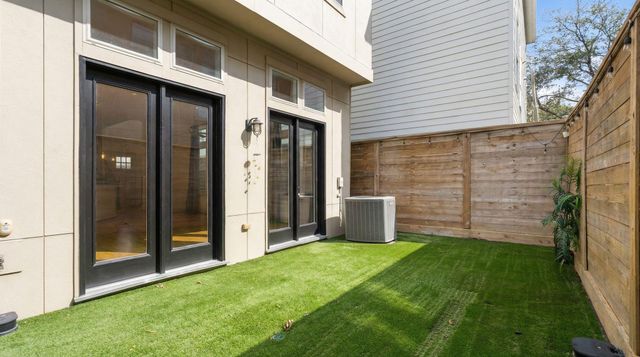 1103 Summer Street, Houston, TX 77007