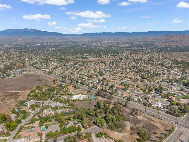 6801 Rycroft Drive, Riverside, CA 92506