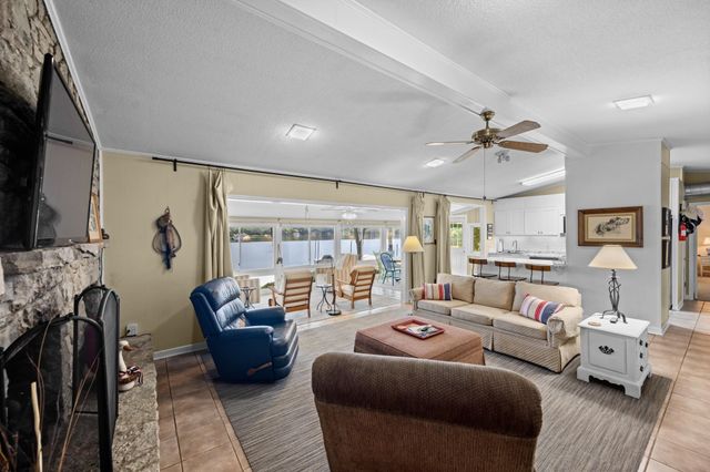 241 FRED COLE LN, Sugar Tree, TN 38380