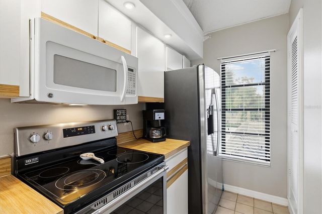 918 CAPRI ISLES BOULEVARD 205, Venice, FL 34292