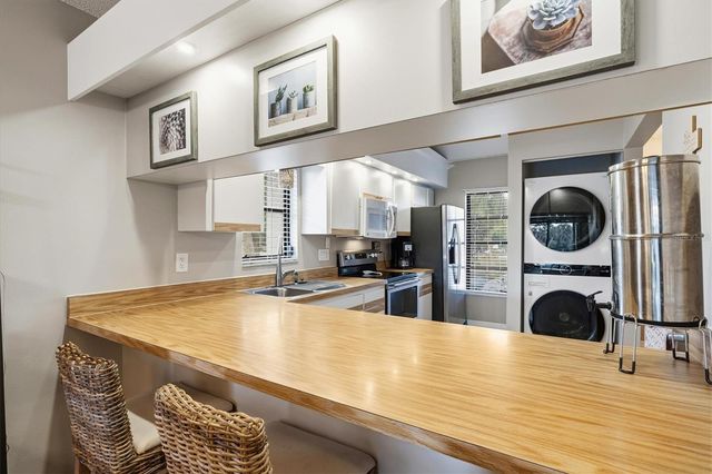 918 CAPRI ISLES BOULEVARD 205, Venice, FL 34292