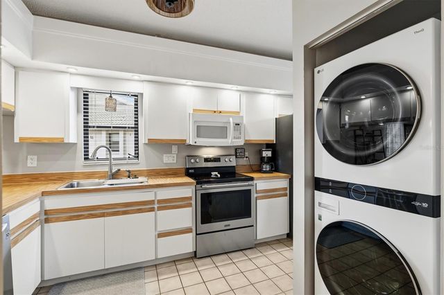 918 CAPRI ISLES BOULEVARD 205, Venice, FL 34292