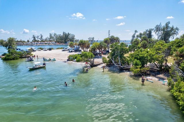 918 CAPRI ISLES BOULEVARD 205, Venice, FL 34292