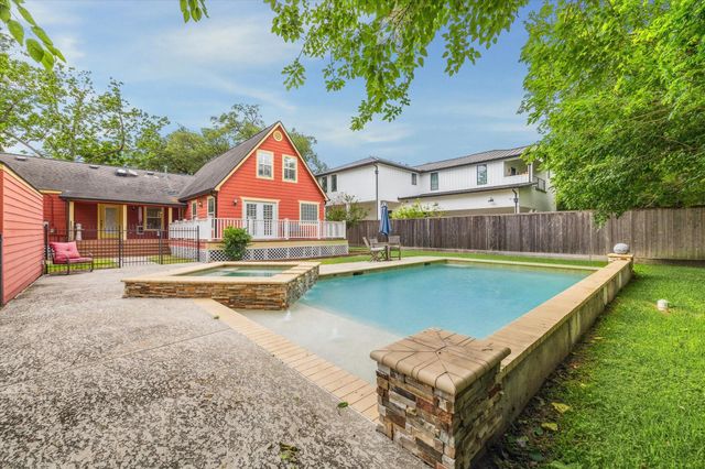 211 W 31st Street, Houston, TX 77018