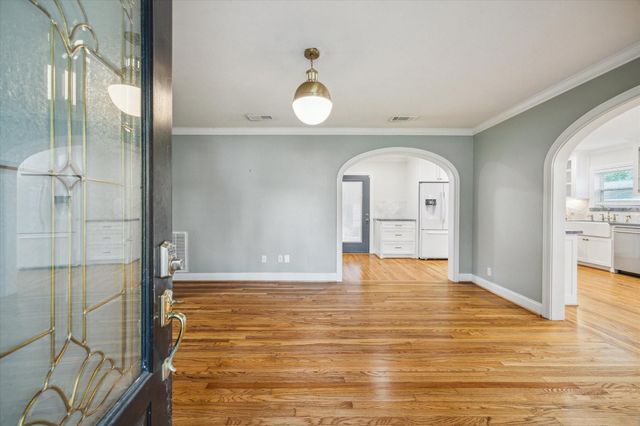 211 W 31st Street, Houston, TX 77018