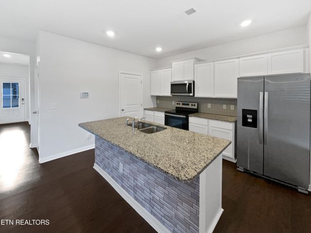 8125 Dennis Fox Lane, Knoxville, TN 37938