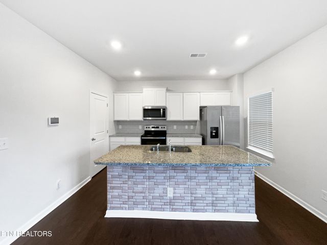 8125 Dennis Fox Lane, Knoxville, TN 37938