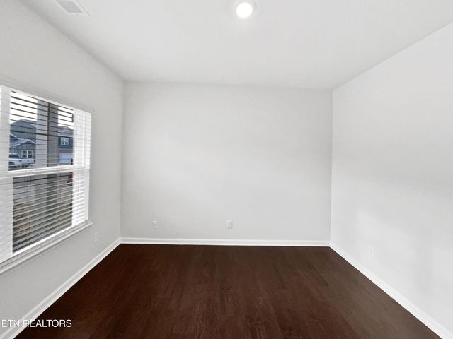 8125 Dennis Fox Lane, Knoxville, TN 37938