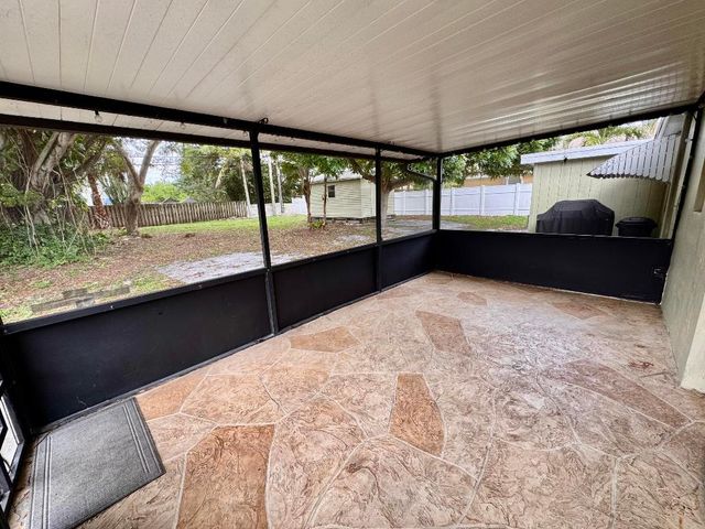 609 NW 7th Court, Boynton Beach, FL 33426