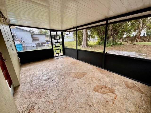 609 NW 7th Court, Boynton Beach, FL 33426