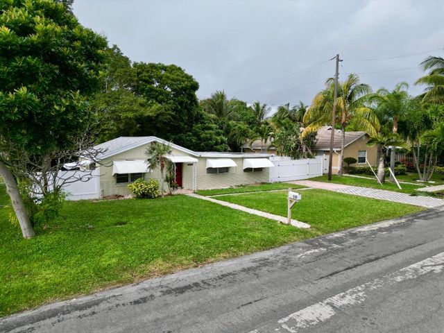 609 NW 7th Court, Boynton Beach, FL 33426